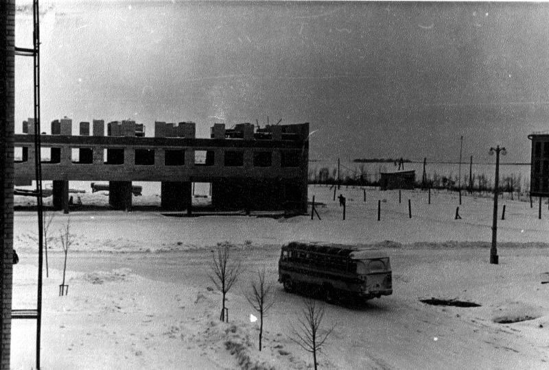 Строительство гостиницы, 1967 год Строительство гостиницы, 1967 год.